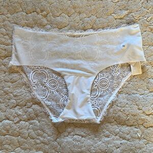 Gilly Hicks white lace hipster panty NWT